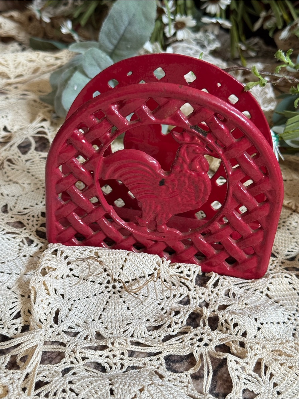 Vintage Red Cast Iron Rooster Napkin Holder - Picture 4 of 7